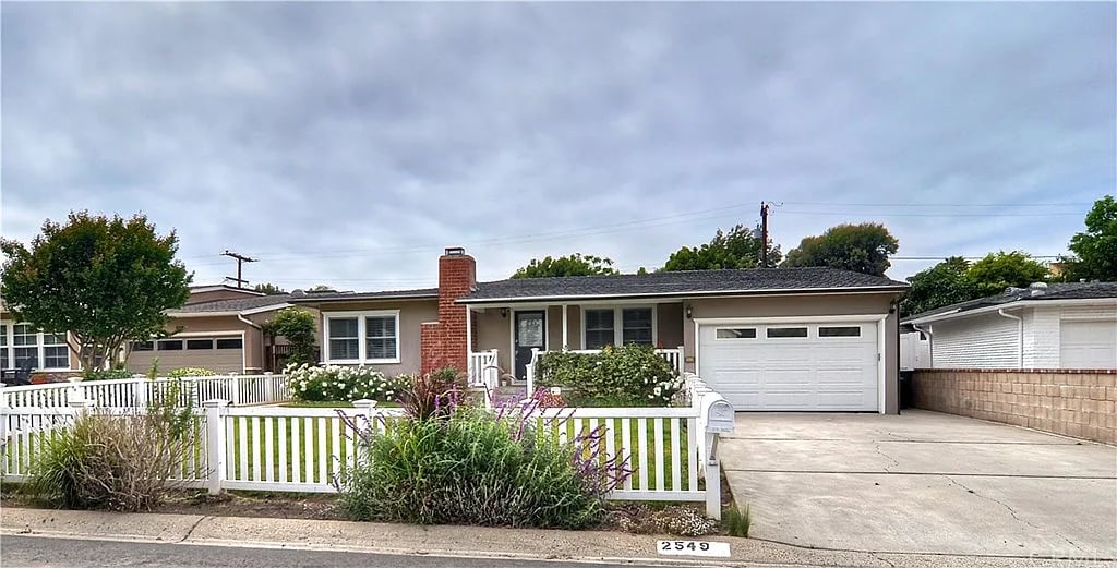 2549 Fairway Dr