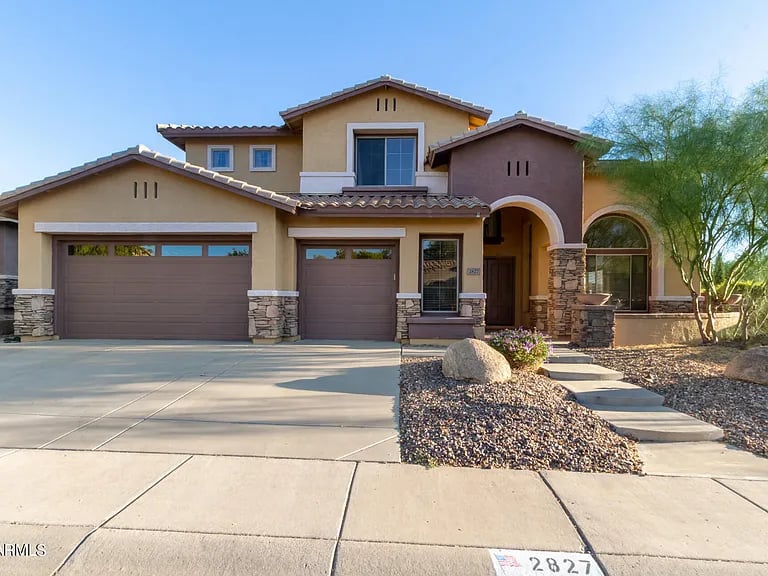 2827 W Adventure Dr