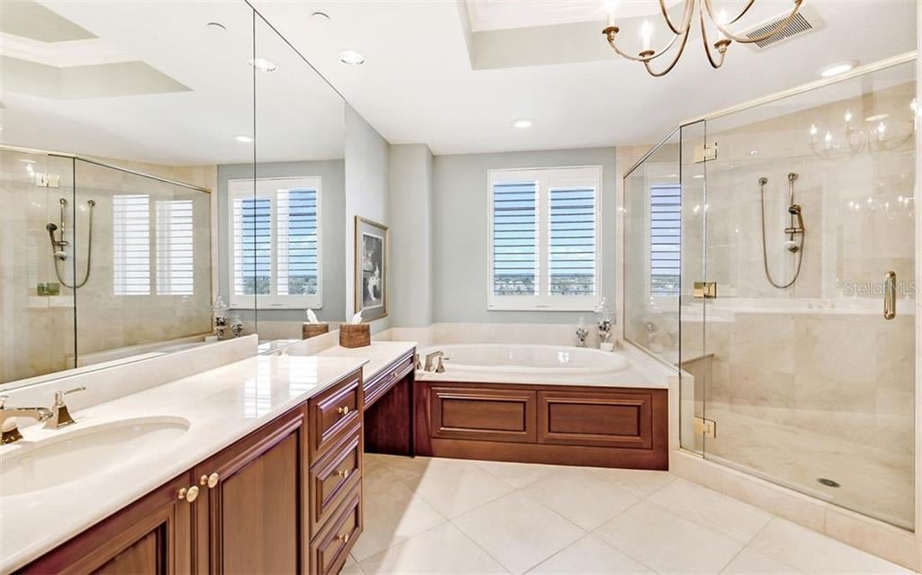 2050 Benjamin Franklin Drive Unit: B903