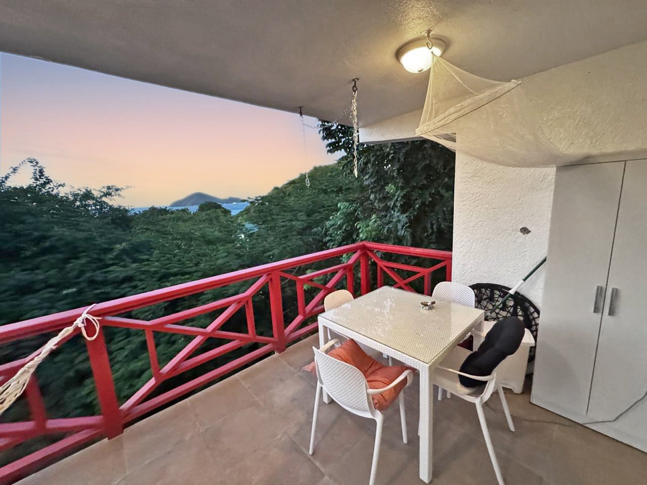1127 Lambert Studio