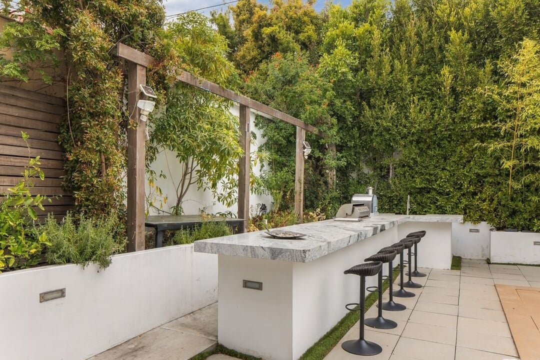 Aurelian Pavilion, W Sunset Blvd, 90049