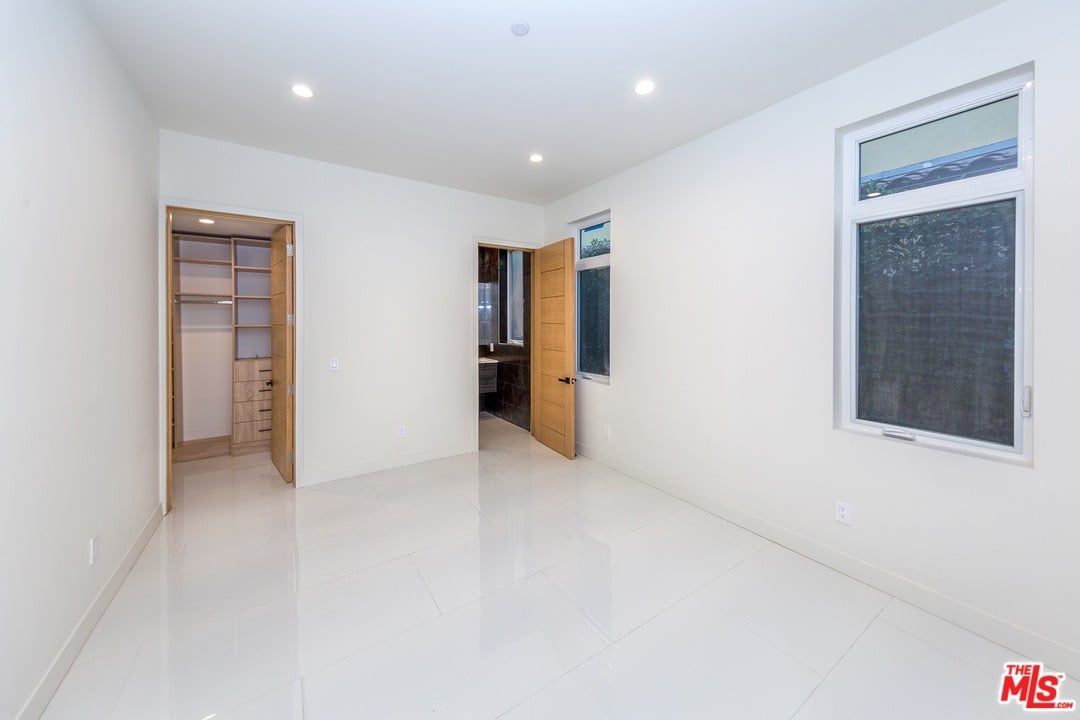 1455 S Oakhurst Dr