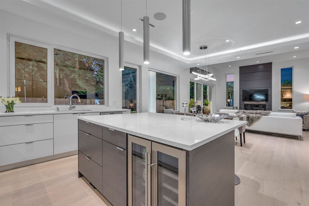 1415 Woods Dr