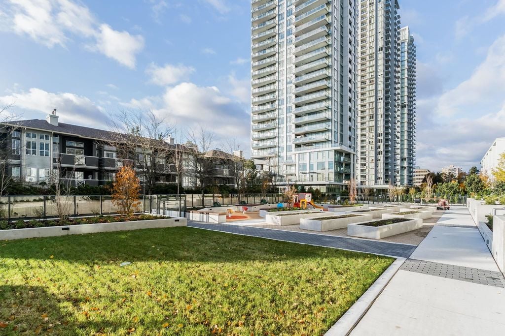 6699 Dunblane Ave, #304