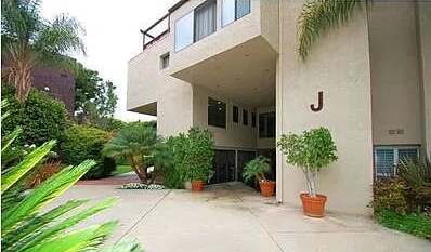 950 N Kings Rd #302