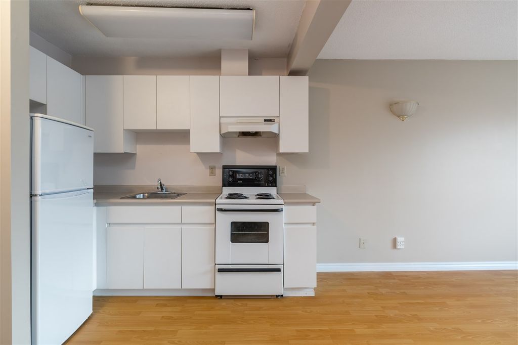 4950 McGeer St, #305