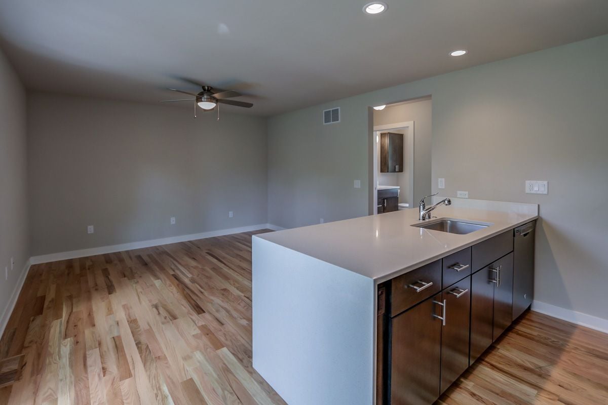For Rent: 1213-15 Vilas Ave