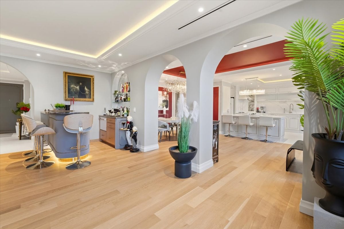 100 Carlyle Drive VG6