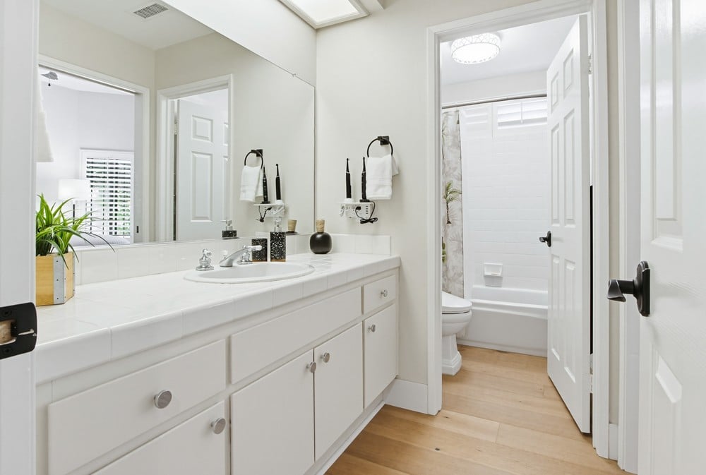 28782 Vista Valley Dr