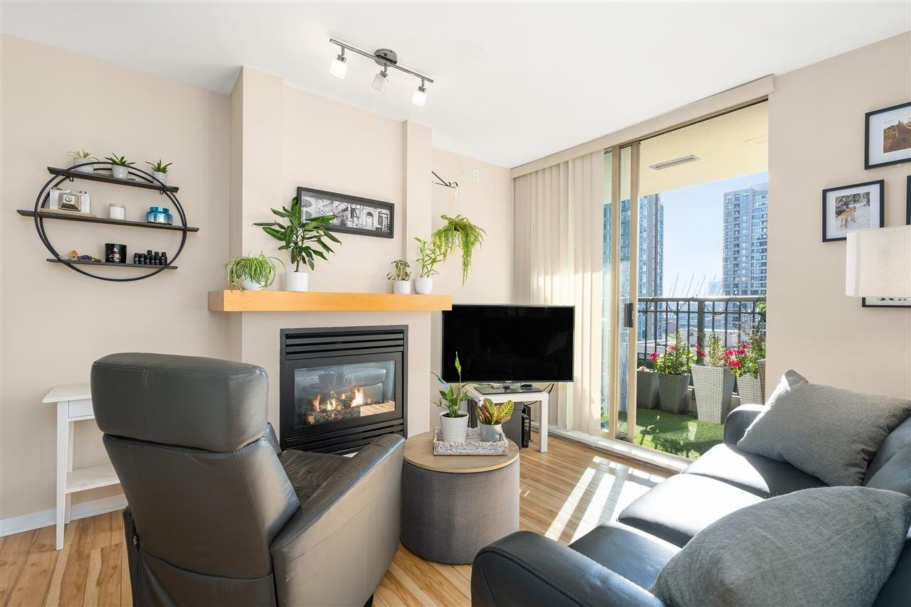 989 Richards St, #1007