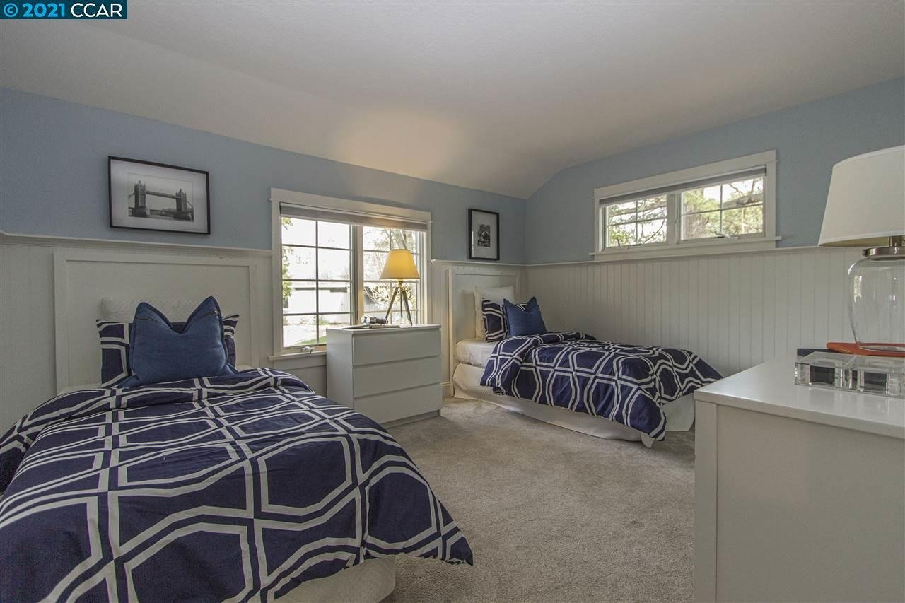 8 Foothill Park Ter
