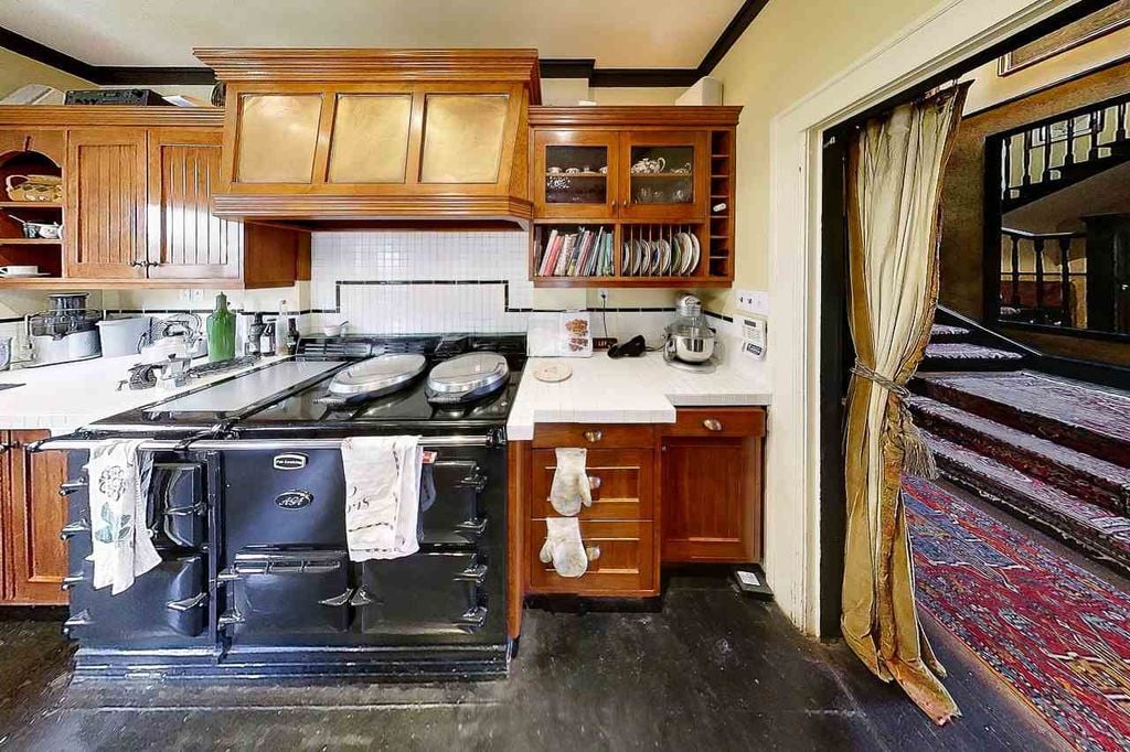 1110 W 33rd Ave