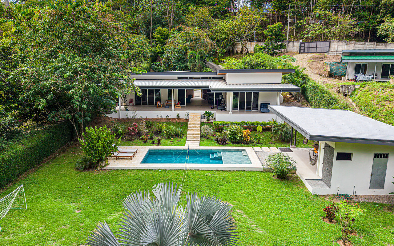 Unique Riverfront Home With Prime Location in Uvita