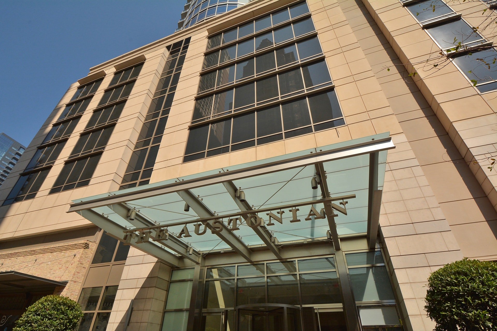 200 Congress Ave #44J