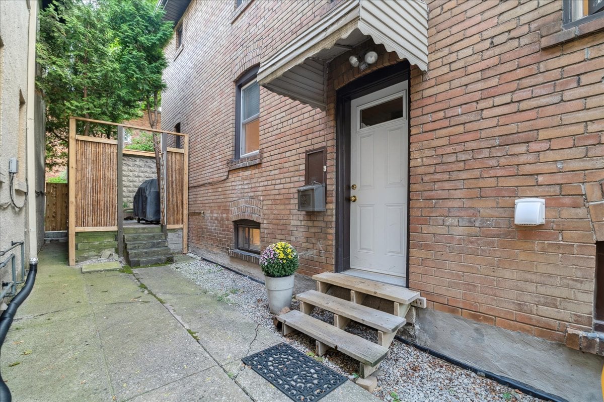 Executive Rental in Forest Hill