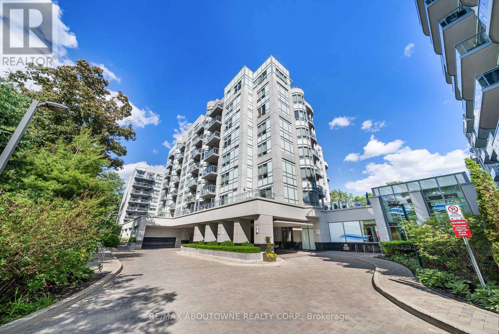 3500 Lakeshore Road W 205