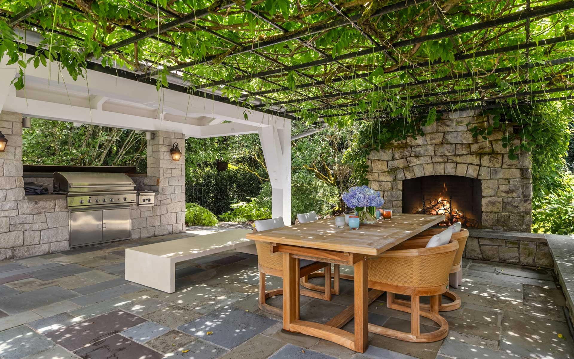 Sunny Hamptons Style in the Heart Of Medina