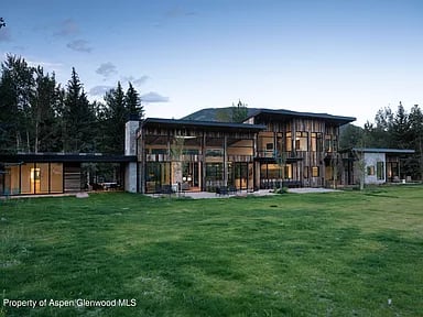 142 Maroon Dr