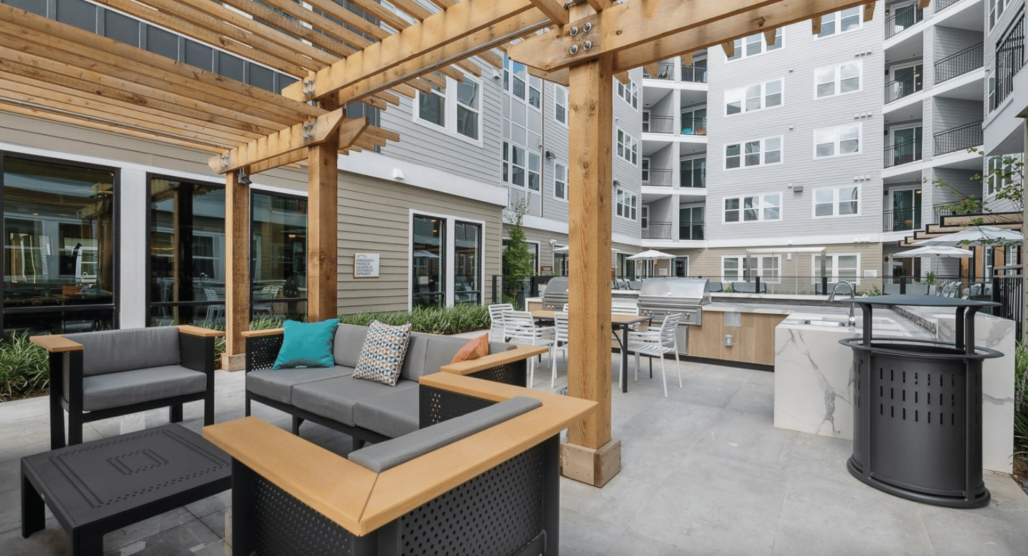Up to 10 weeks free base rent & $1,000 gift card