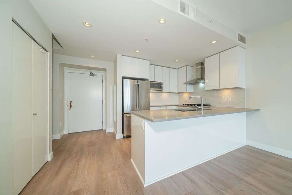 1788 Gilmore Ave, #2601