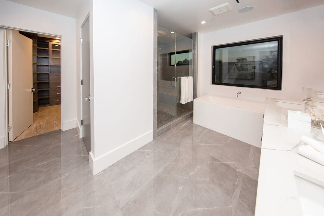 S Sherbourne Dr, 90035