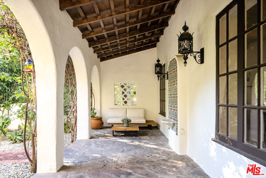 Sunset Vale Ave, 90069