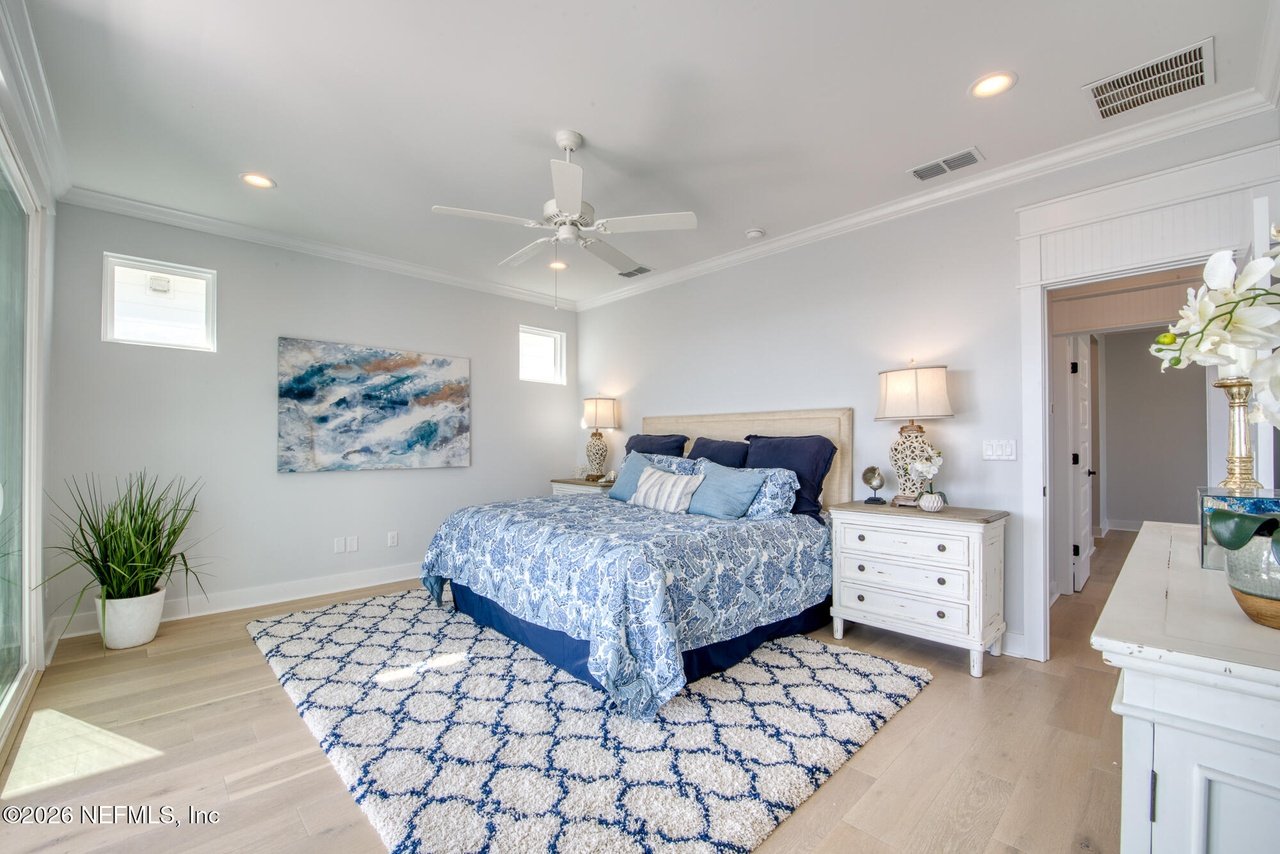 1812 Ocean Dr S