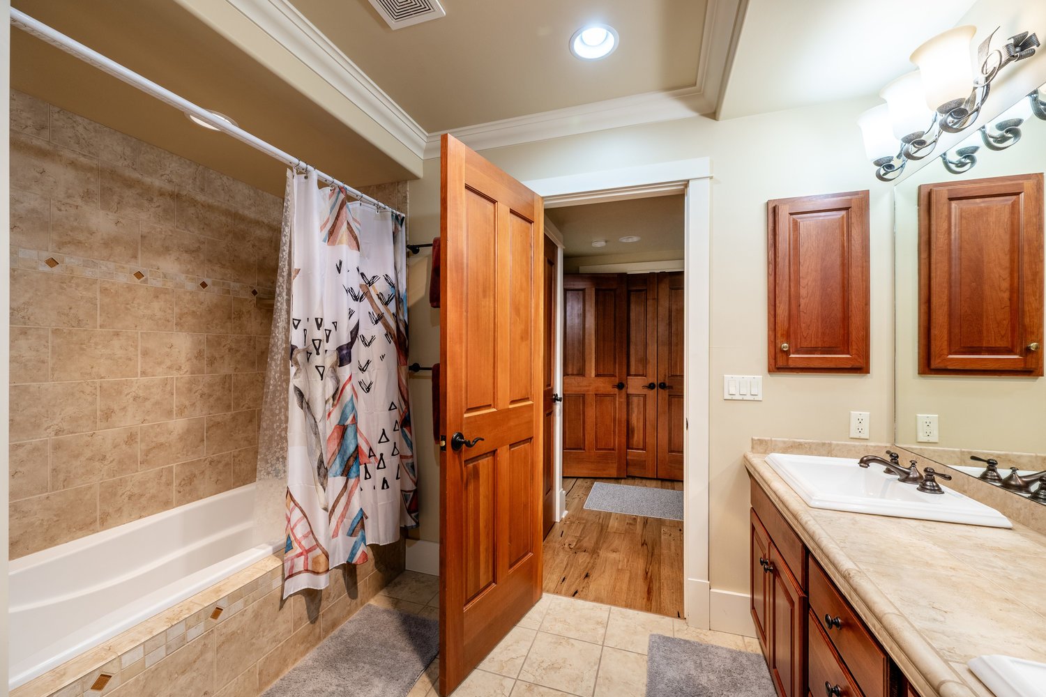 106 Cayuse Ct