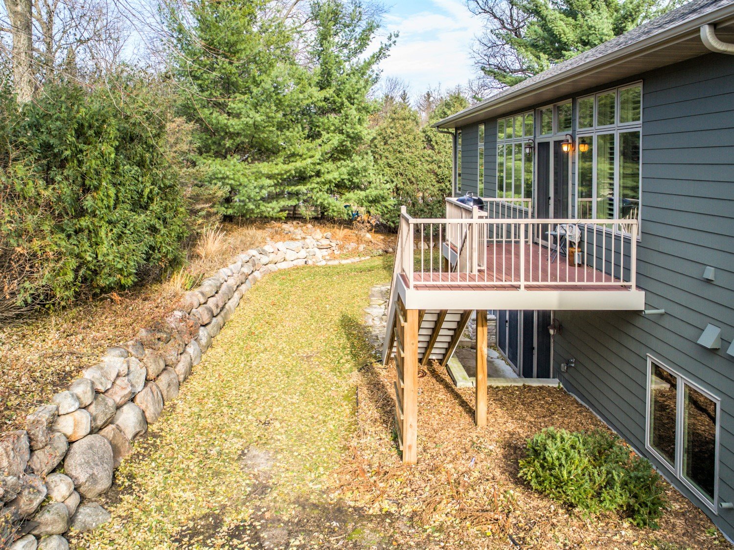 Luxurious Walkout End-Unit in Private Setting