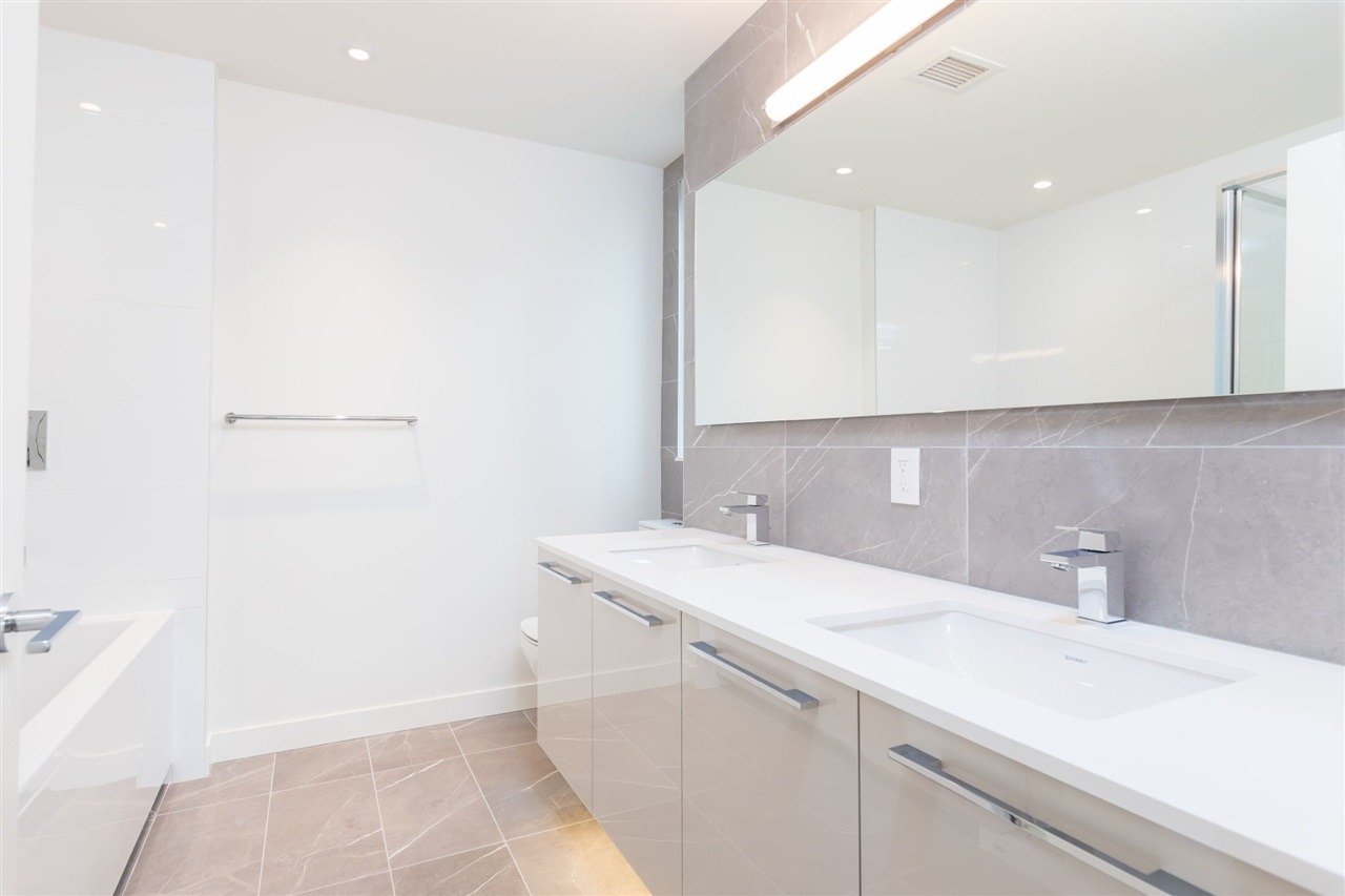 5189 Cambie St, #304