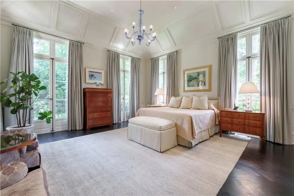 225 Paces Ferry Rd NW