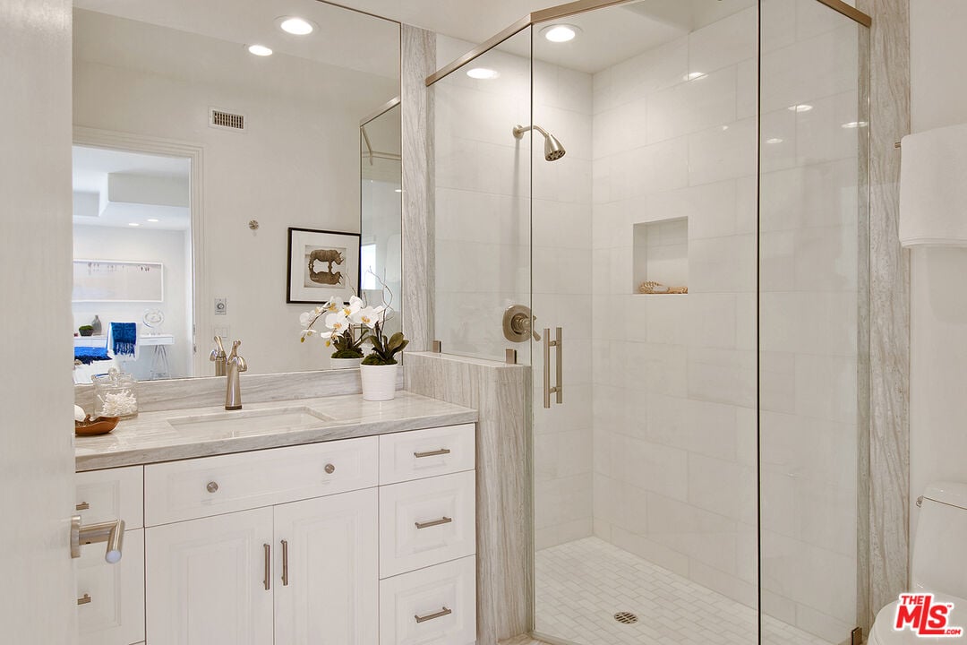 Solis Crest, Broad Beach Rd, 90265