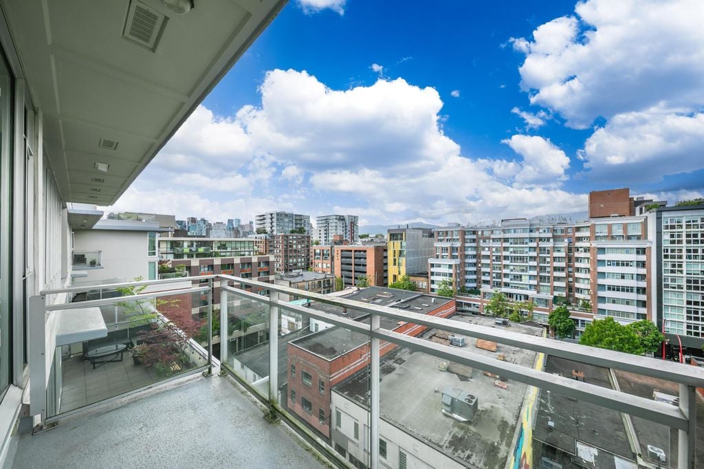 221 Union St, #906