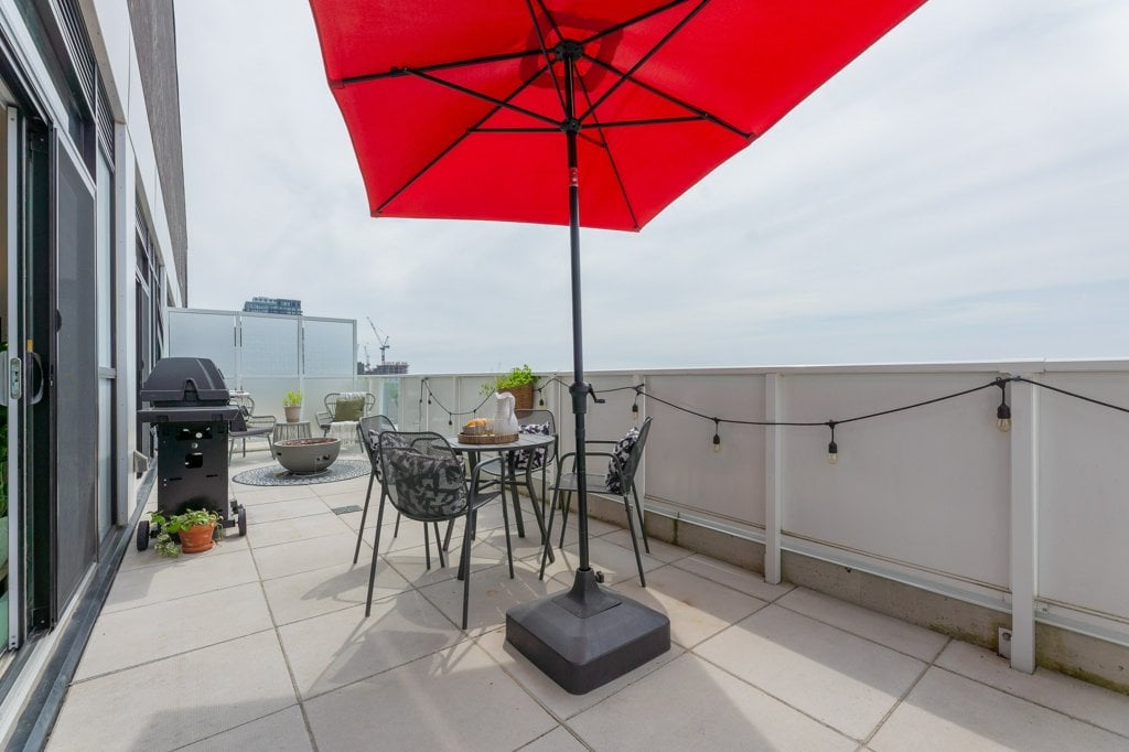 807-2301 Danforth Ave
