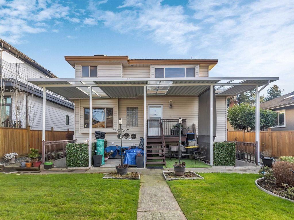 2325 W King Edward Ave