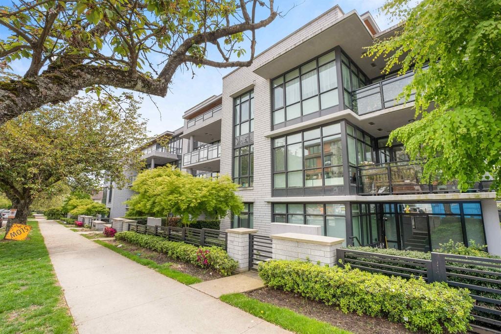 458 W 63rd Ave, #306
