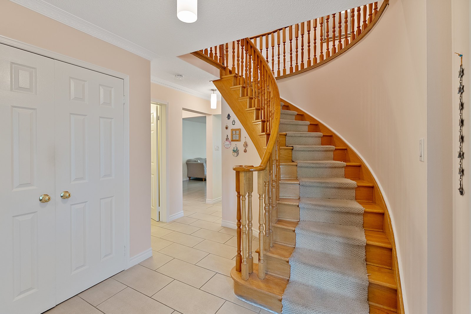 28 Thornway Ave