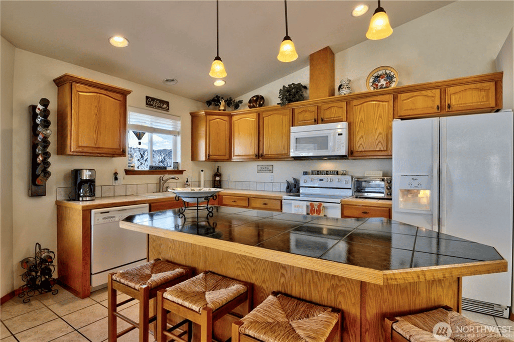 101 W Emerson Dr