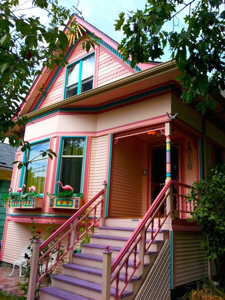 1018 E Republican Street
