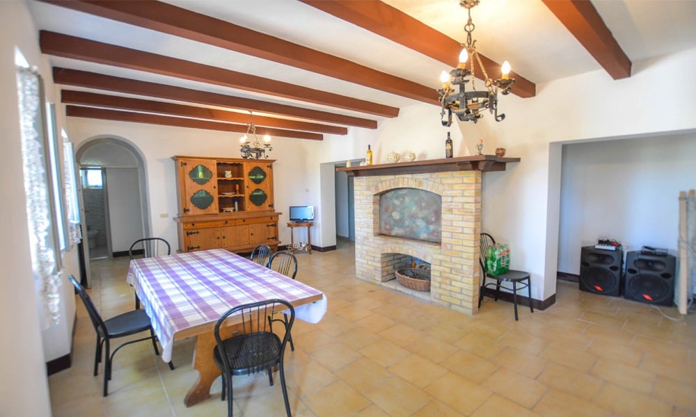 Charming Villa in the Woods of Le Marche