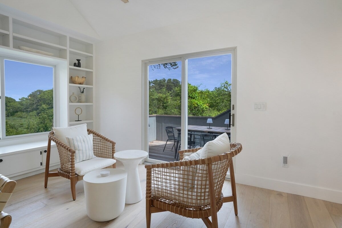 Oak Bluffs Renovated Retreat