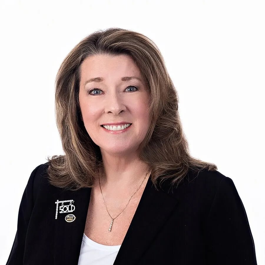 Carol Wanat Hebron, CT Real Estate Agent Headshot