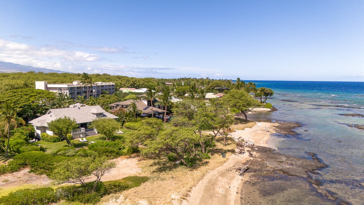PUAKO OCEANFRONT ESTATE- KOHALA COAST BIG ISLAND - 2 RESIDENCES - RESORT ZONED 