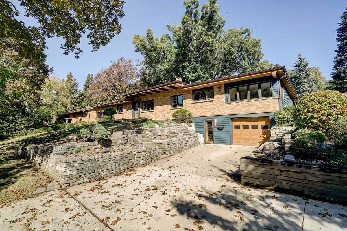 Mid-Century Modern Oasis