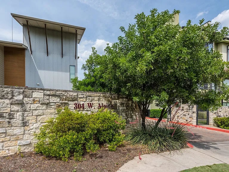3413 Charlotte Rose Dr