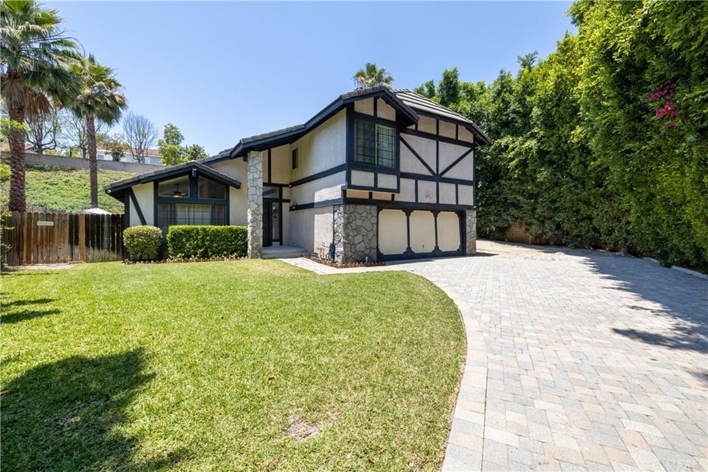 28601 Avenida Del Caballo