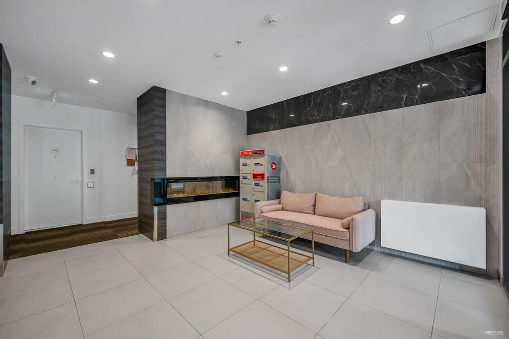 6733 Cambie St, #501