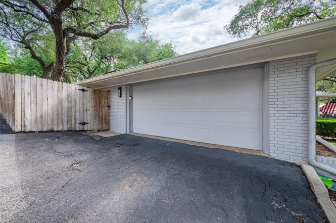 4901 Timberline Dr