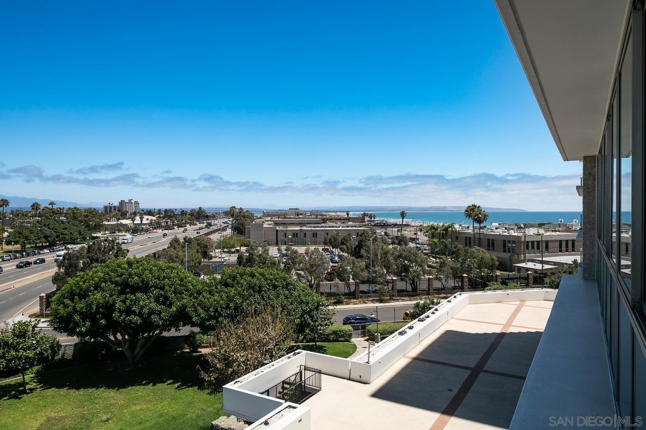 1820 Avenida Del Mundo #407