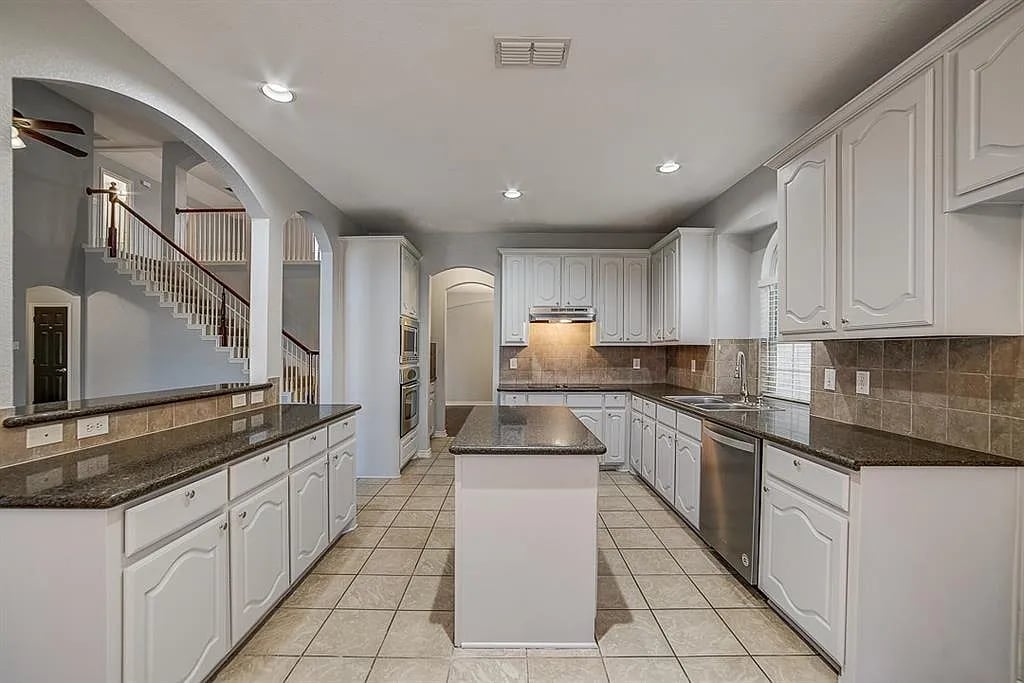 126 Monticello Dr